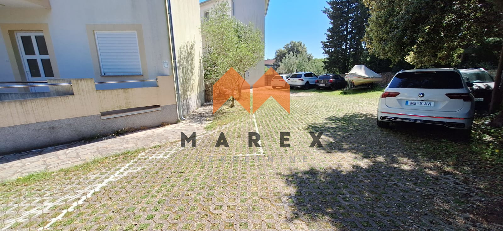 APARTMAN,VAŠA OAZA NA OBALI SA NEPROCJENJIVIM POGLEDOM