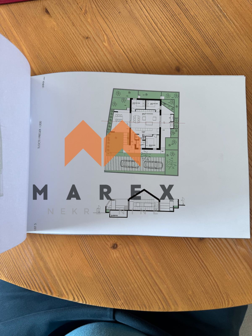 GRAĐEVINSKO ZEMLJIŠTE-TOP LOKACIJA !S GRAĐEVINSKOM DOZVOLOM I PROJEKTOM