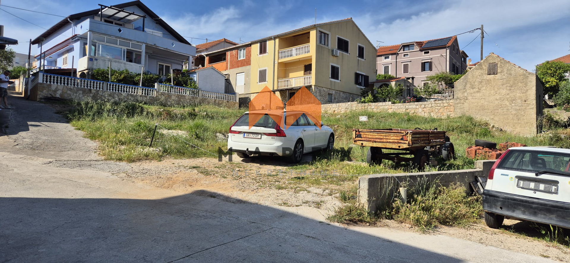 GRAĐEVINSKO ZEMLJIŠTE-TOP LOKACIJA !S GRAĐEVINSKOM DOZVOLOM I PROJEKTOM