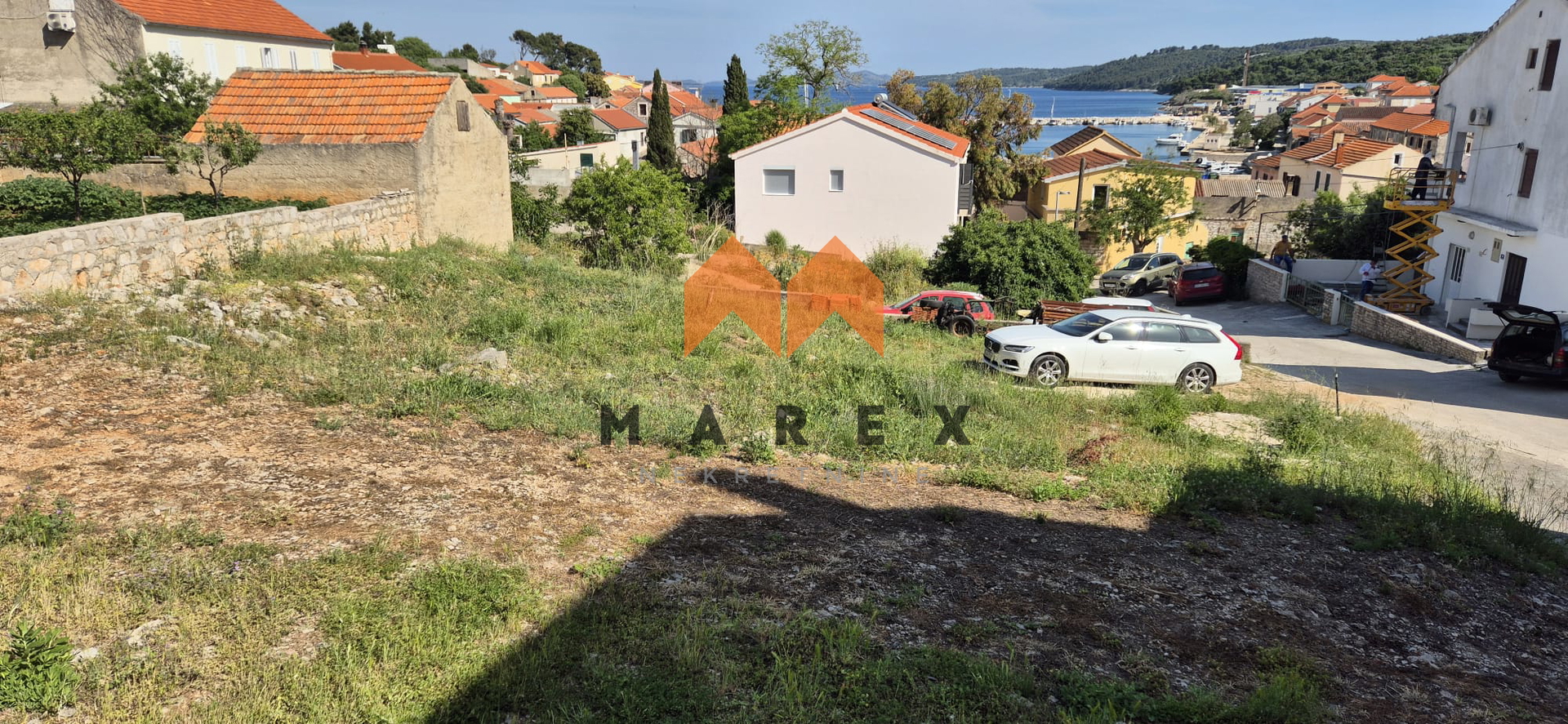 GRAĐEVINSKO ZEMLJIŠTE-TOP LOKACIJA !S GRAĐEVINSKOM DOZVOLOM I PROJEKTOM