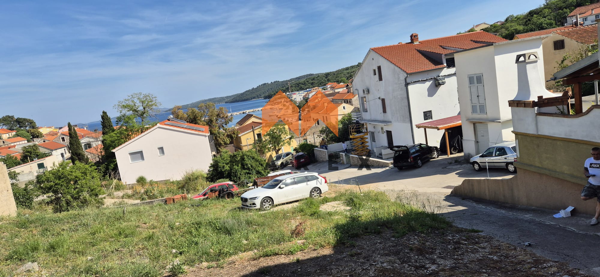 GRAĐEVINSKO ZEMLJIŠTE-TOP LOKACIJA !S GRAĐEVINSKOM DOZVOLOM I PROJEKTOM