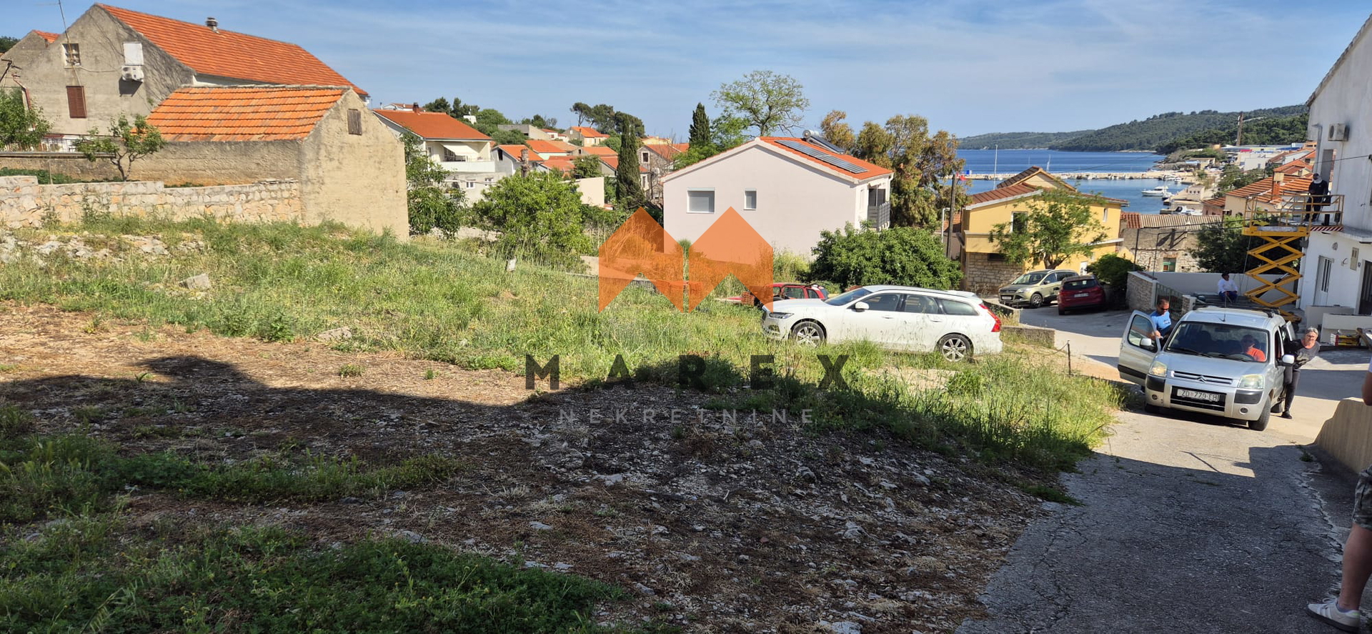 GRAĐEVINSKO ZEMLJIŠTE-TOP LOKACIJA !S GRAĐEVINSKOM DOZVOLOM I PROJEKTOM