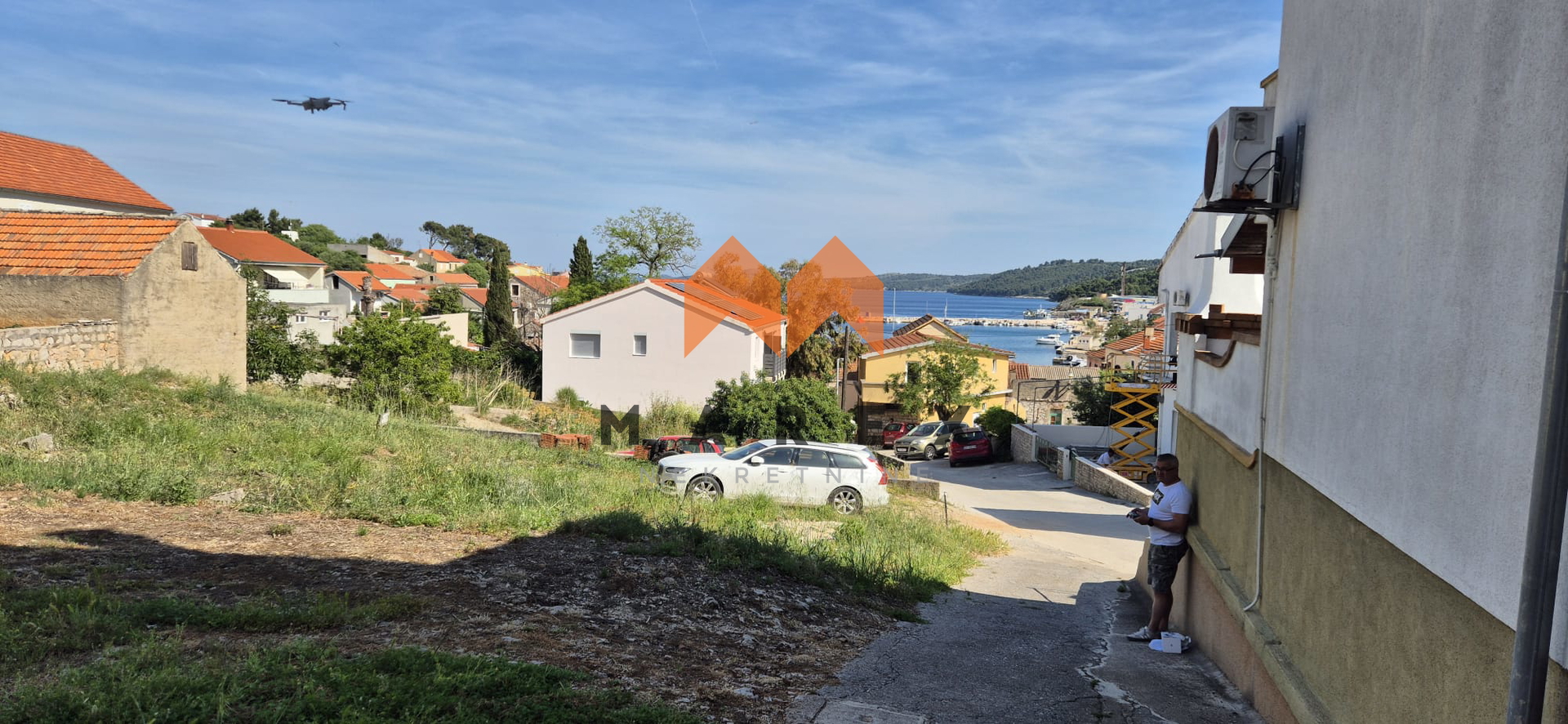 GRAĐEVINSKO ZEMLJIŠTE-TOP LOKACIJA !S GRAĐEVINSKOM DOZVOLOM I PROJEKTOM