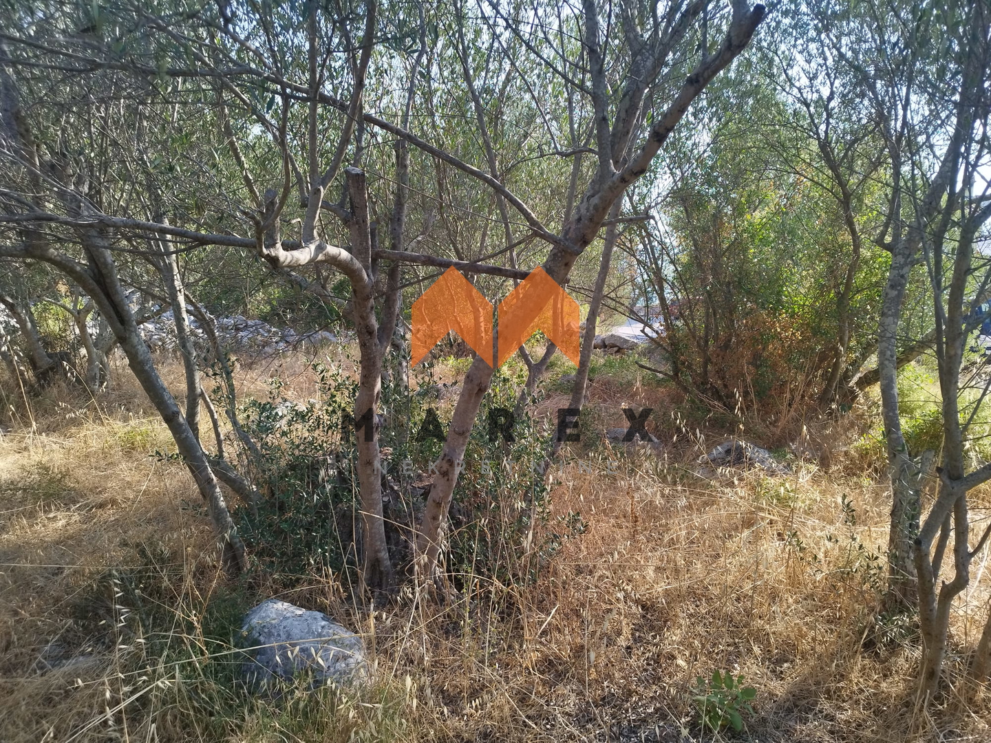 ATRAKTIVNO GRAĐEVINSKO ZEMLJIŠTE 513M2-SALI, DUGI OTOK