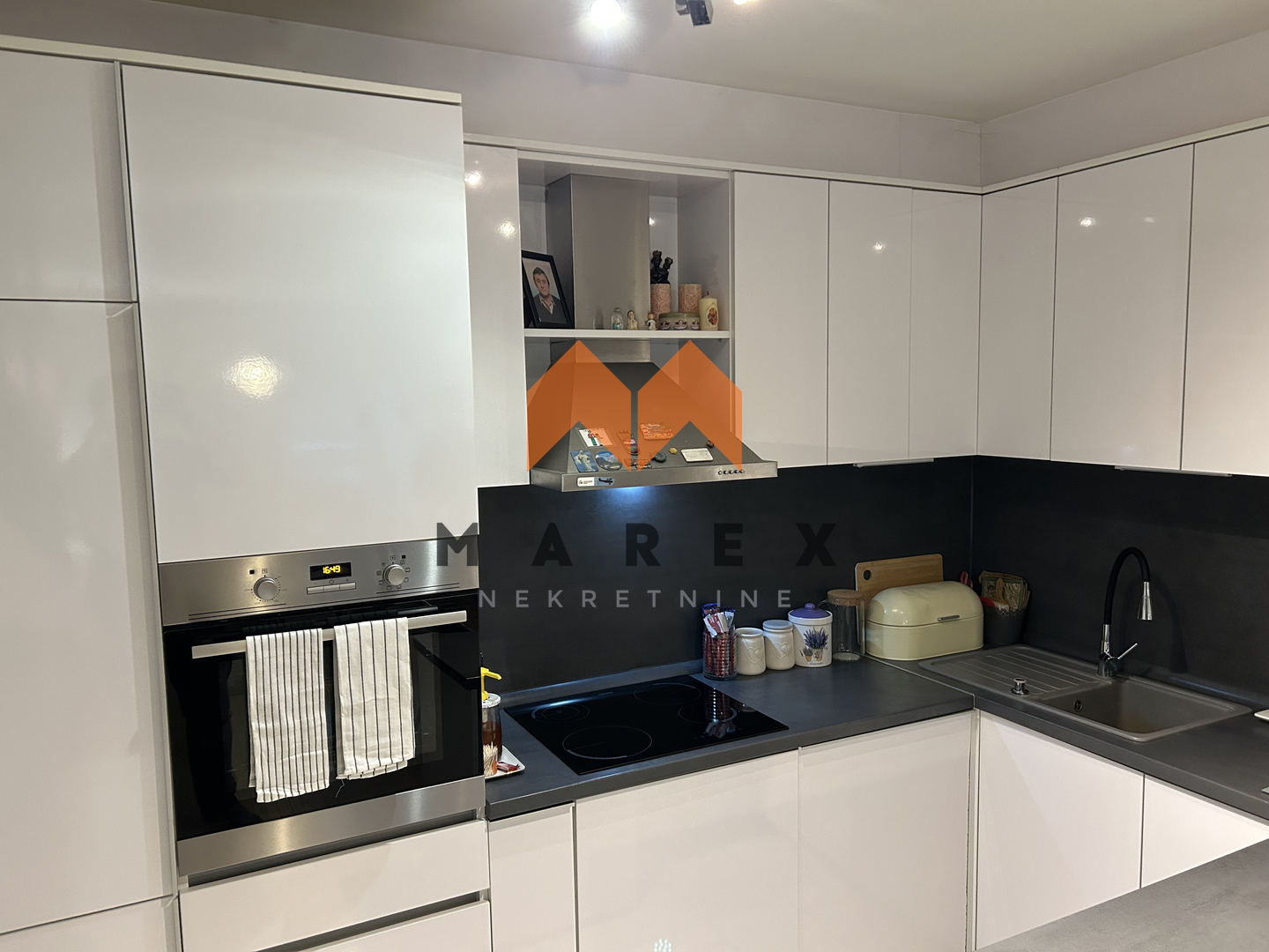 SNIŽENO - NAMJEŠTEN STAN 1S+DB, 70m2,GPM,NOVIJE GRADNJE,NOVI ZAGREB(OTOK)