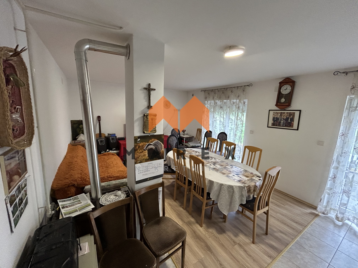 KUĆA 106M2+pom. zgrada-RADOBOJ