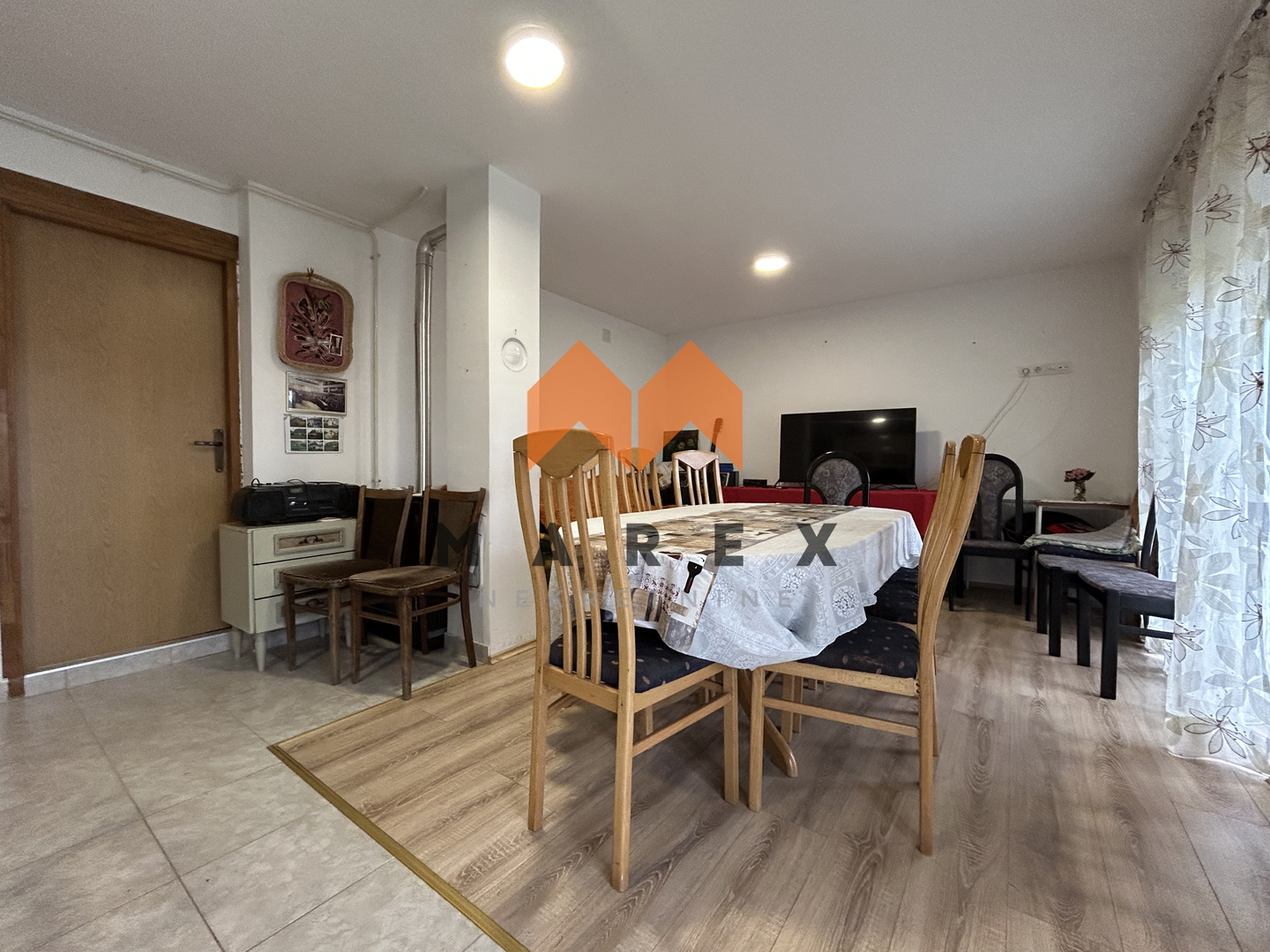 KUĆA 106M2+pom. zgrada-RADOBOJ