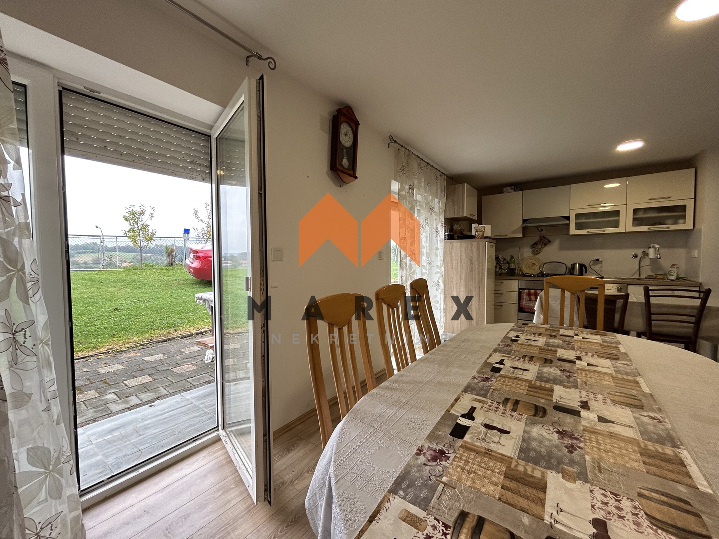 KUĆA 106M2+pom. zgrada-RADOBOJ