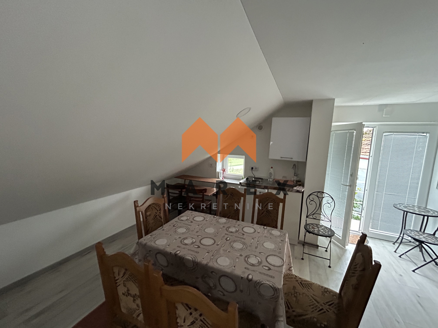 KUĆA 106M2+pom. zgrada-RADOBOJ