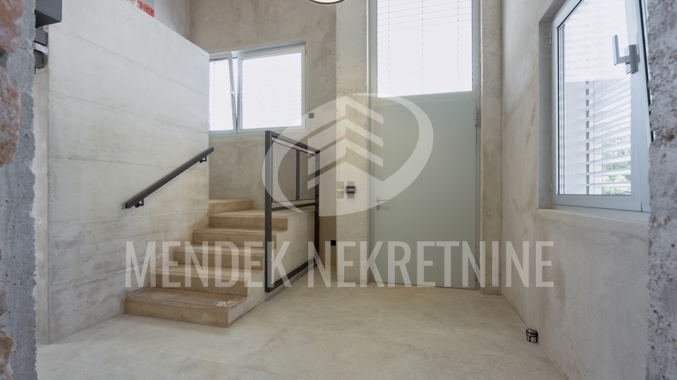 Hi&scaron;a&comma; 350 m2&comma; Prodaja&comma; Pore&ccaron;