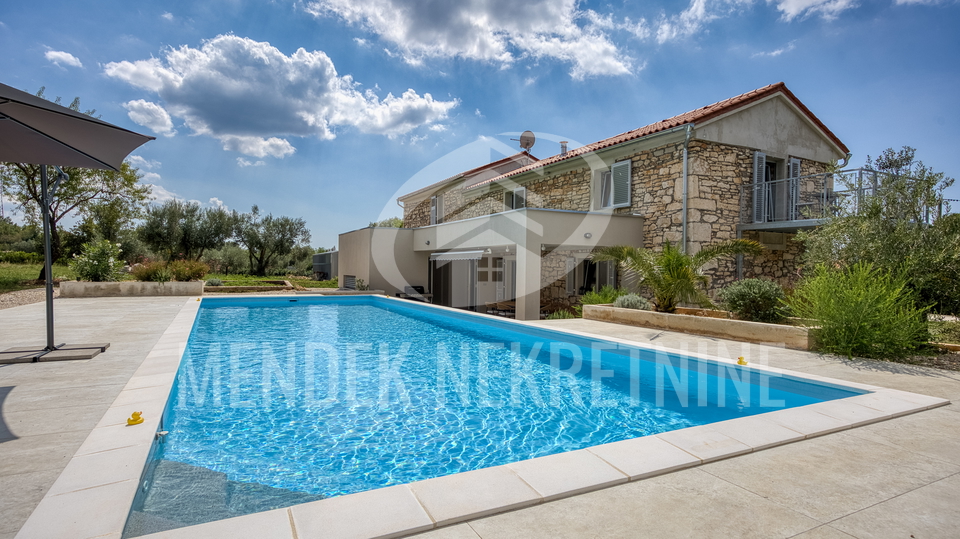 Hi&scaron;a&comma; 350 m2&comma; Prodaja&comma; Pore&ccaron;