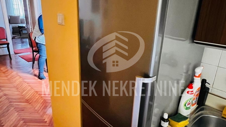 3-sobni stan 92 m2, 132 m2 tavana i podrum u gradskoj jezgri Varaždina, strogi centar, prodaja