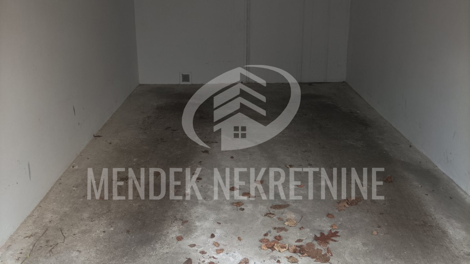 Garage, 15 m2, For Sale, Varaždin - Centar