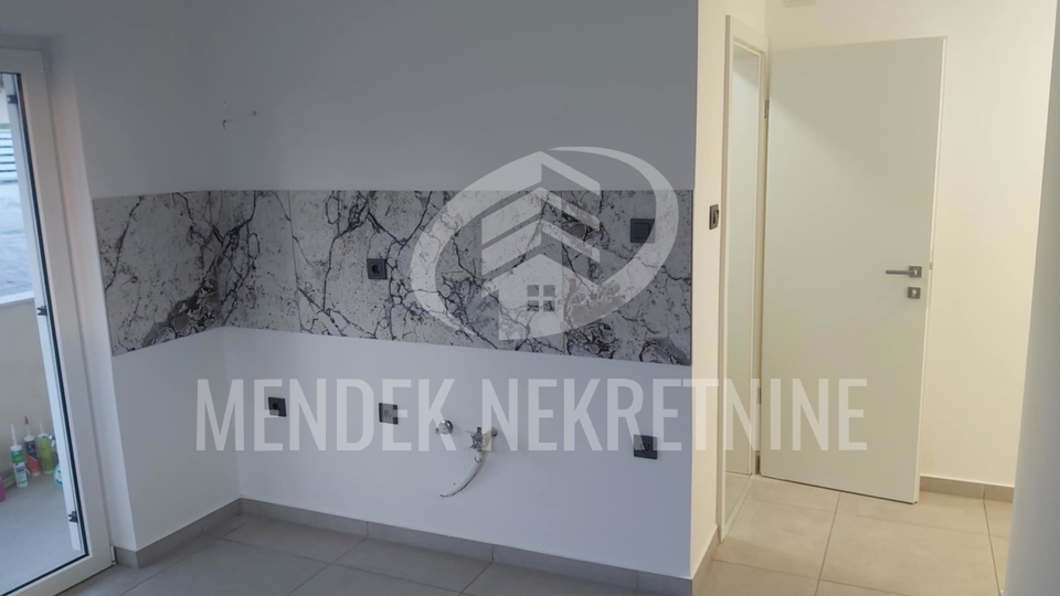 200 m od mora! Apartman u prizemlju 24 m2, parking, Stara Novalja