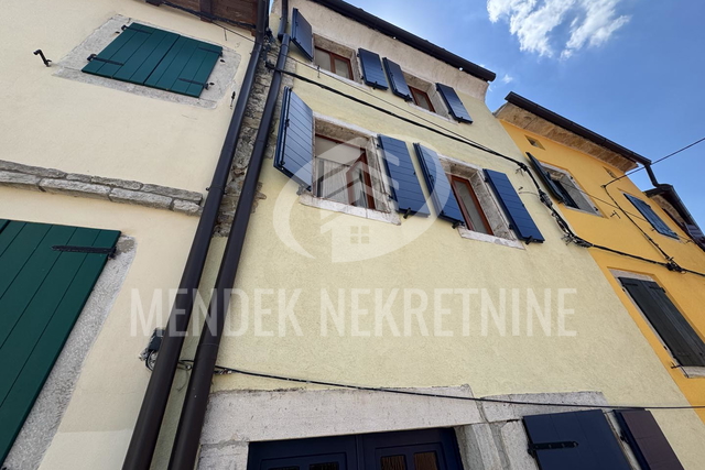 Jedinstvena i rijetka nekretnina u srcu Motovuna – kamena kuća 114 m² na 3 etaže