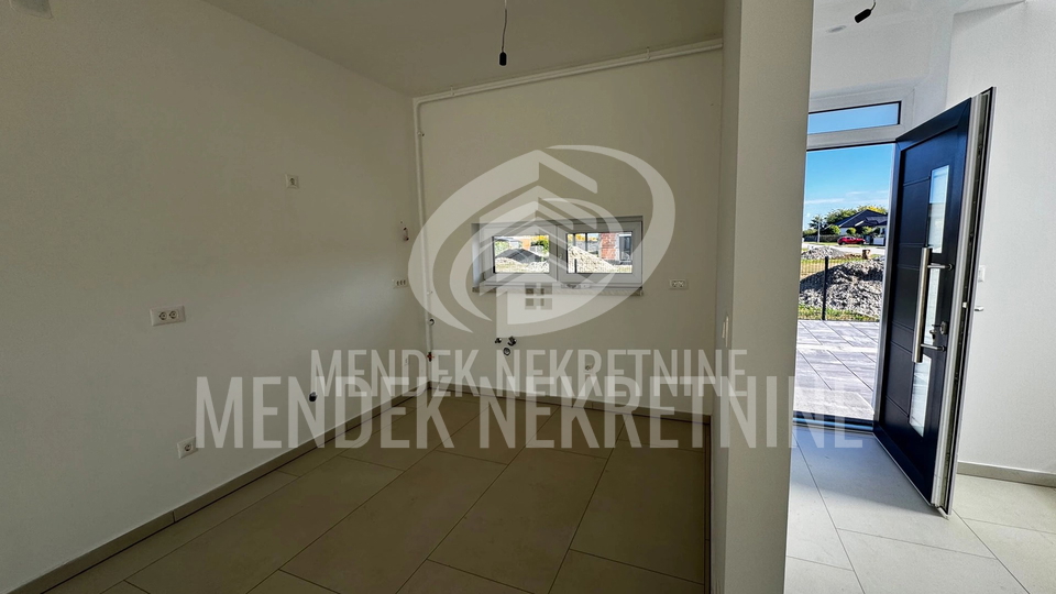 Moderna ku&cacute;a u nizu &lpar;SJ 02&rpar;&comma; Prelog