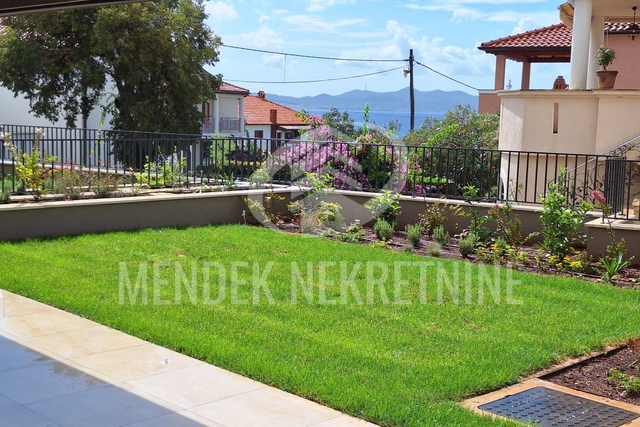 3-room apartment 96,40 m2, ground floor, Diklo, Zadar, for sale