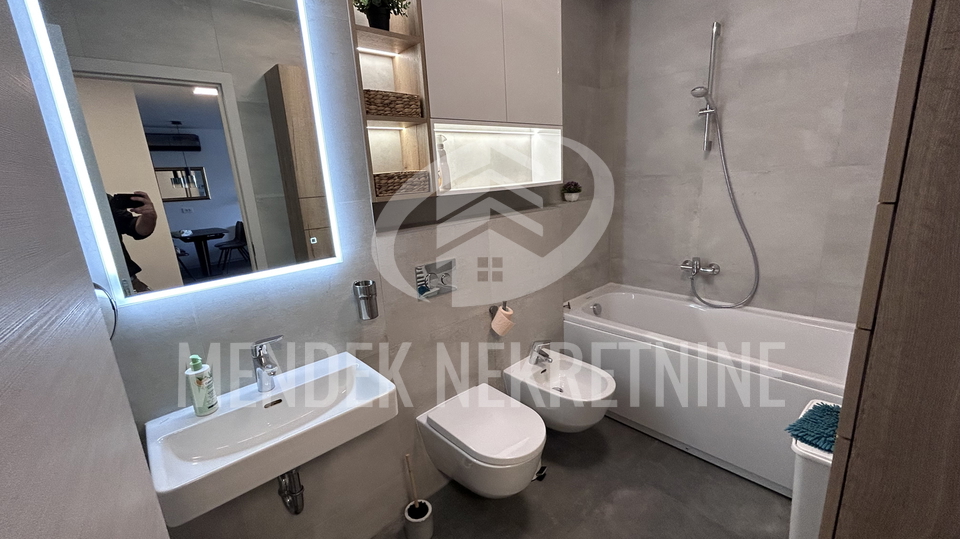 3S STAN 70 m2 + SPREMIŠTE + GARAŽA
