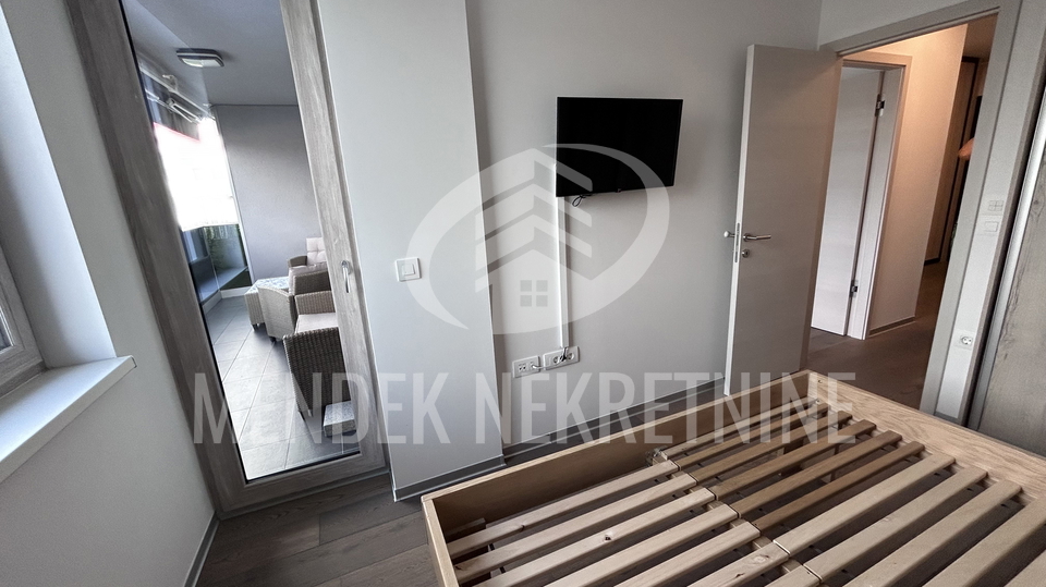 3S STAN 70 m2 + SPREMIŠTE + GARAŽA