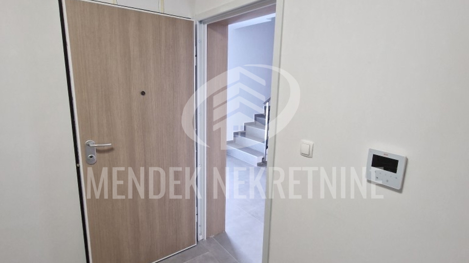 Apartma, 137 m2, Prodaja, Novalja