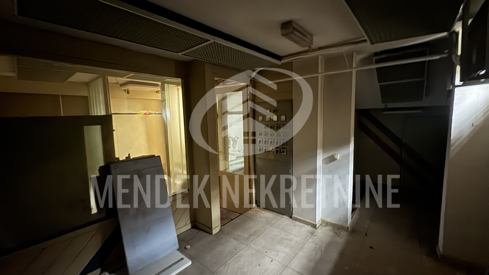 Iznajmljuje se atraktivan poslovni prostor u centru Vara&zcaron;dina &ndash; 122 m&sup2;