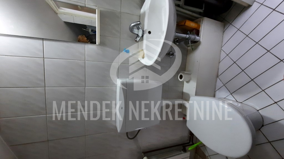 Stanovanje&comma; 79 m2&comma; Prodaja&comma; Vara&zcaron;din - Centar