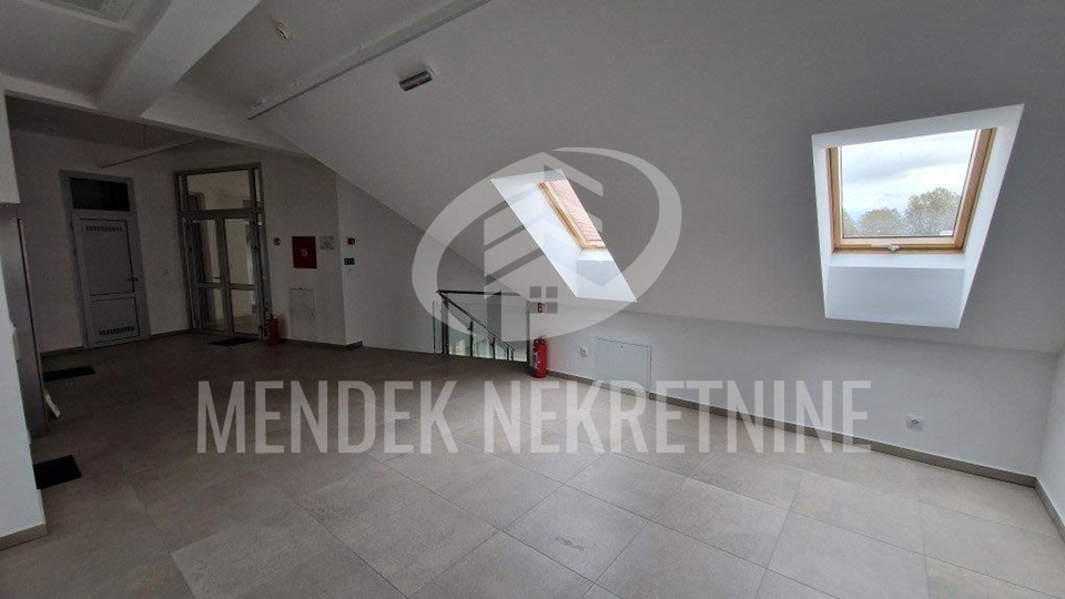 Commercial Property, 162 m2, For Rent, Varaždin - Centar