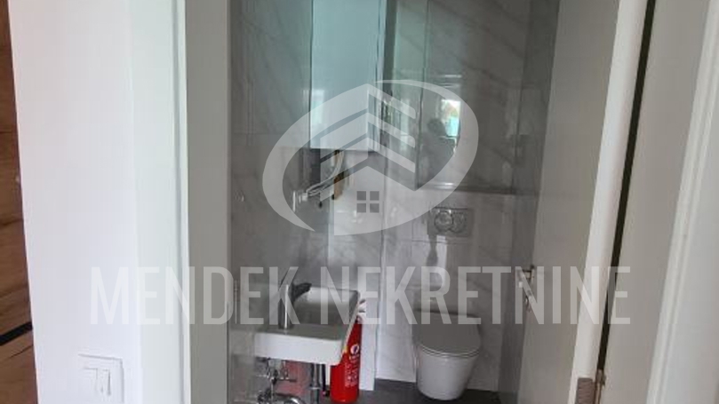 Apartment&comma; 88 m2&comma; For Sale&comma; Vara&zcaron;din - Centar