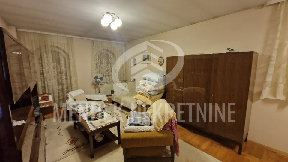 House, 600 m2, For Sale, Varaždin - Biškupec