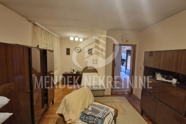 House, 600 m2, For Sale, Varaždin - Biškupec