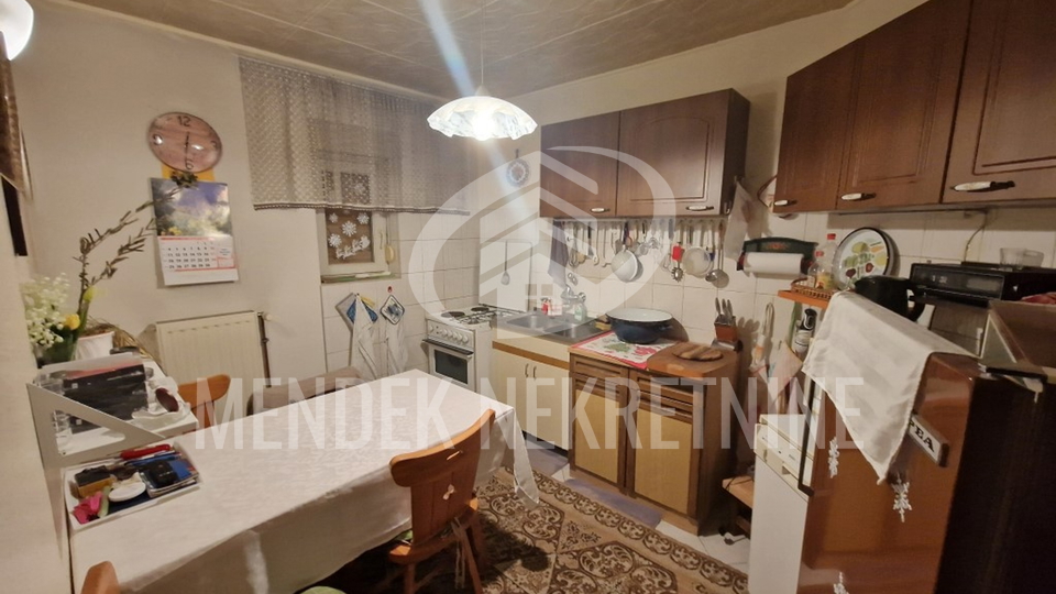 House, 600 m2, For Sale, Varaždin - Biškupec