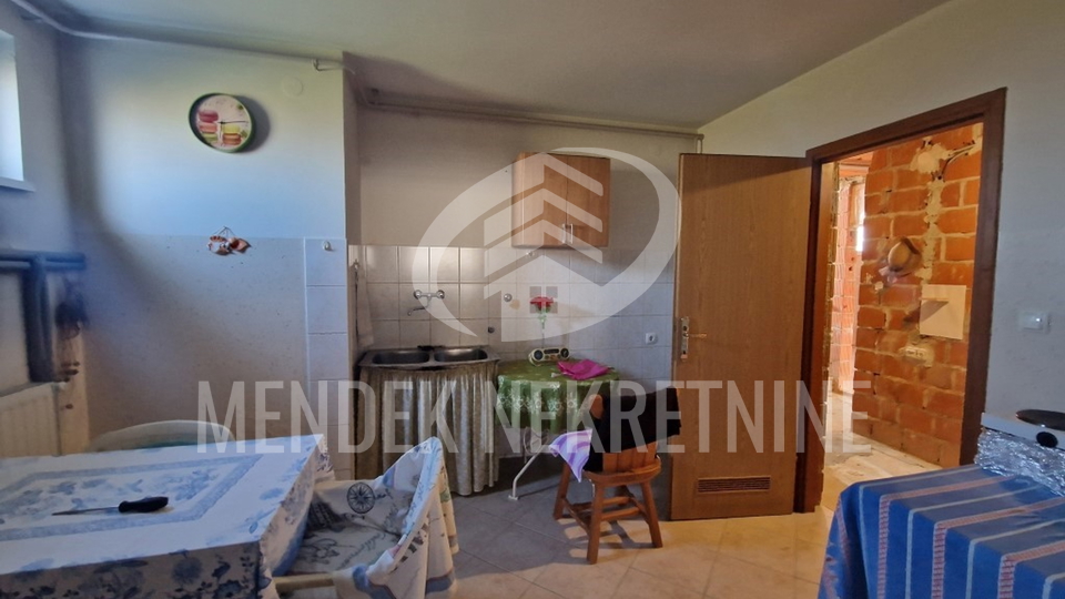 House, 600 m2, For Sale, Varaždin - Biškupec