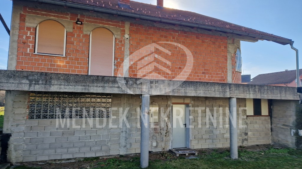 House, 600 m2, For Sale, Varaždin - Biškupec