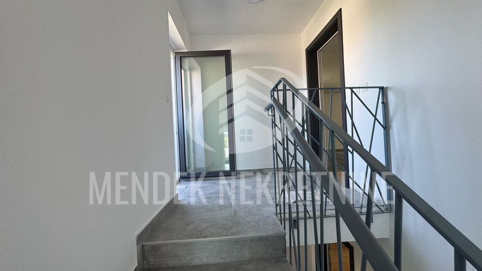 Commercial Property&comma; 226 m2&comma; For Sale&comma; Vara&zcaron;din - Bronx