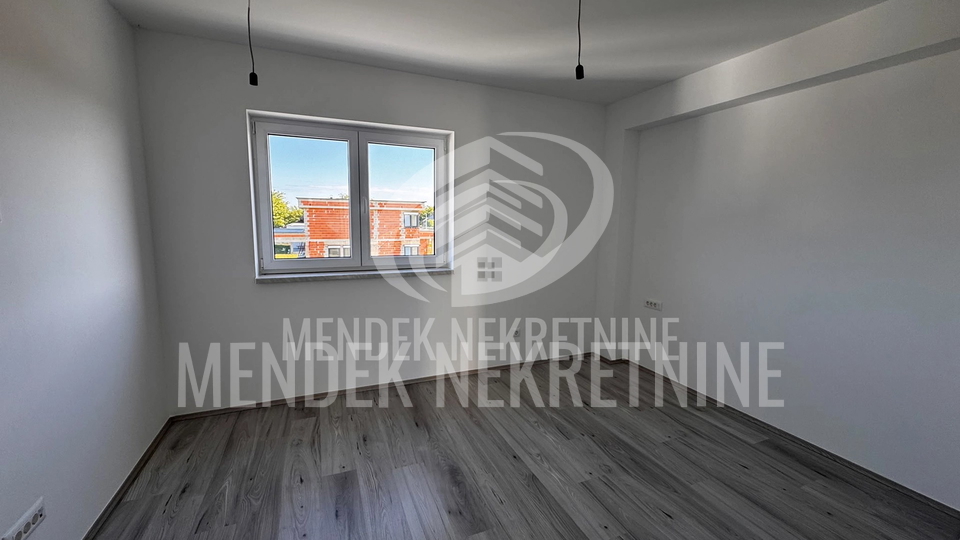 Moderna ku&cacute;a u nizu &lpar;SJ 02&rpar;&comma; Prelog