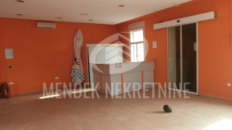 Commercial Property, 200 m2, For Rent, Varaždin - Centar