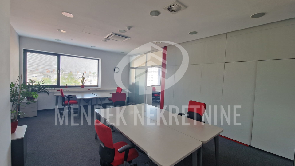 Commercial Property, 131 m2, For Rent, Varaždin - Centar