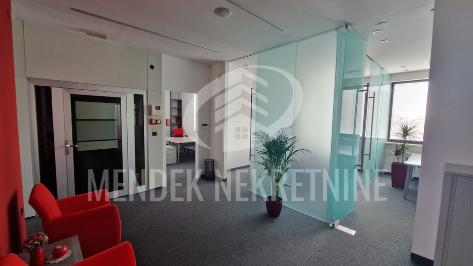 Commercial Property, 131 m2, For Rent, Varaždin - Centar