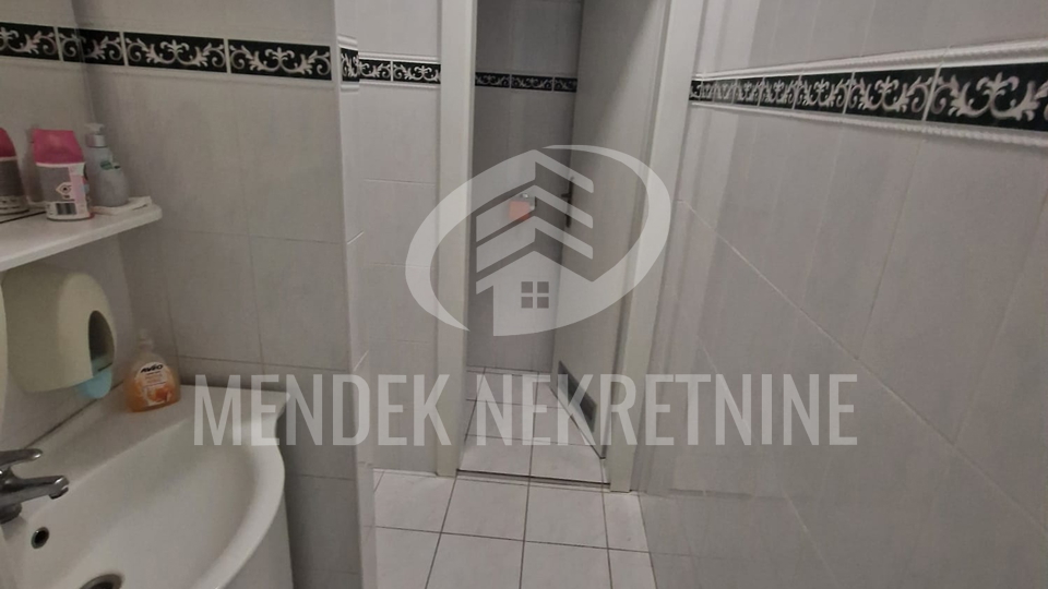 Commercial Property, 131 m2, For Rent, Varaždin - Centar