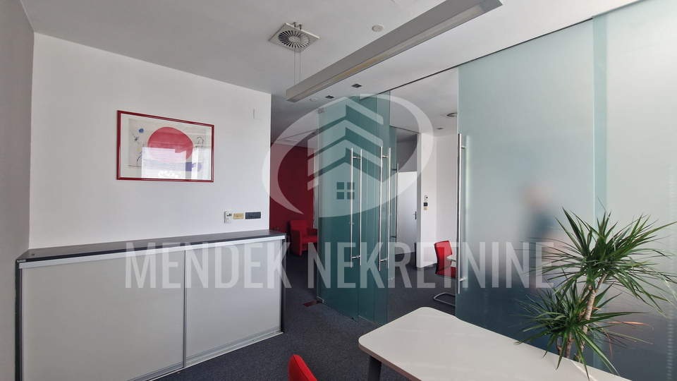 Commercial Property, 131 m2, For Rent, Varaždin - Centar