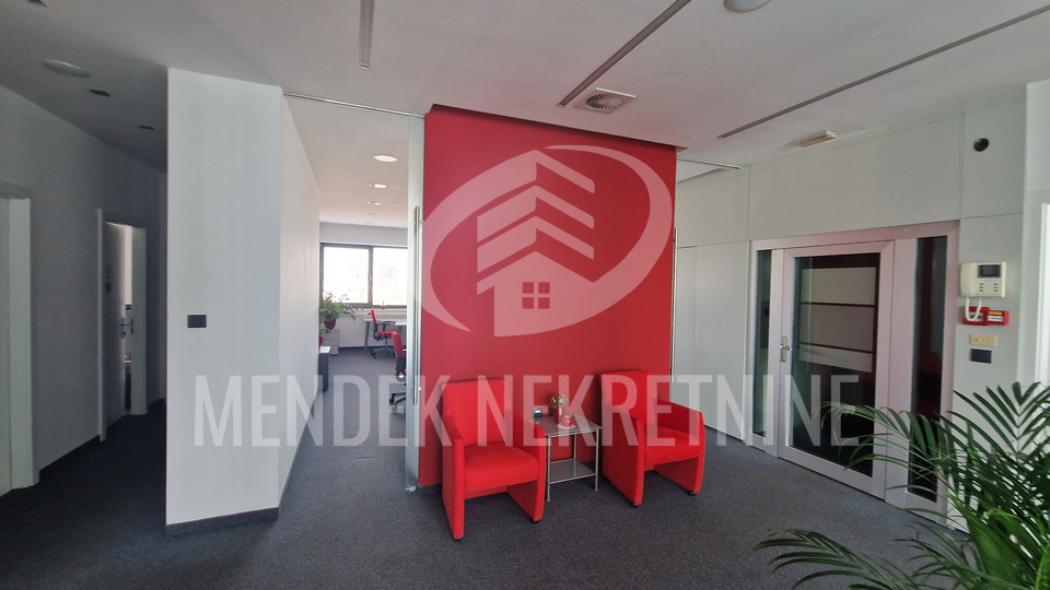 Commercial Property, 131 m2, For Rent, Varaždin - Centar