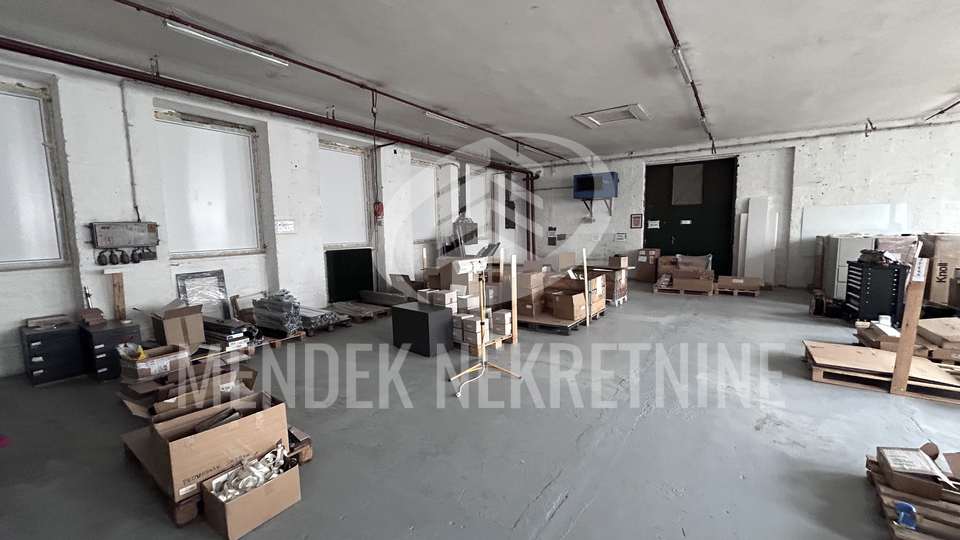 Commercial Property, 1650 m2, For Sale, Varaždin - Đurek