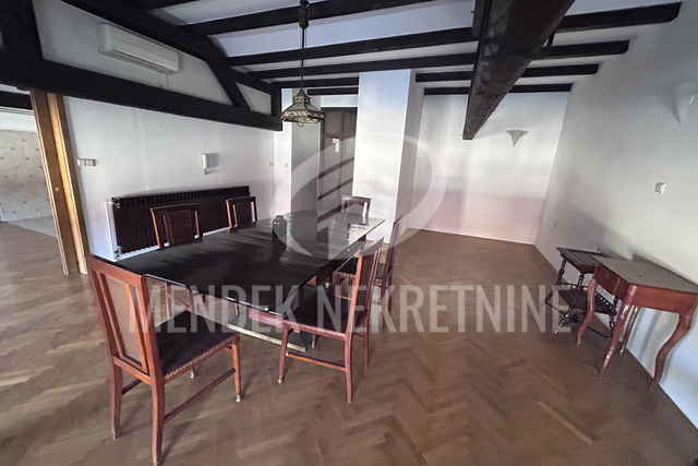 6 sobni stan, 215 m2 u gradskoj jezgri Varaždina, strogi centar, prodaja