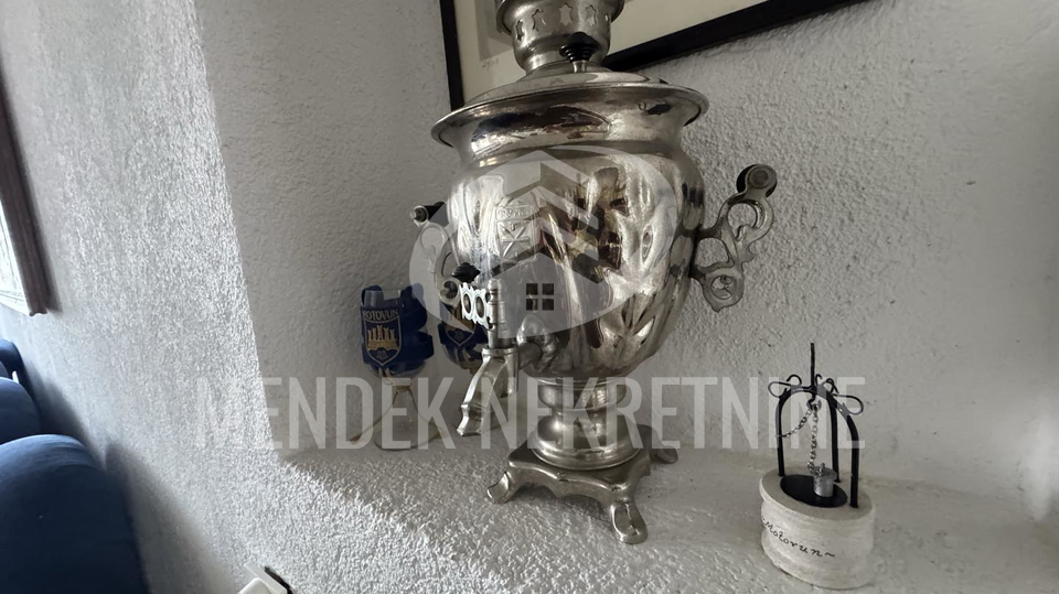 Jedinstvena i rijetka nekretnina u srcu Motovuna &ndash; kamena ku&cacute;a 114 m&sup2; na 3 eta&zcaron;e