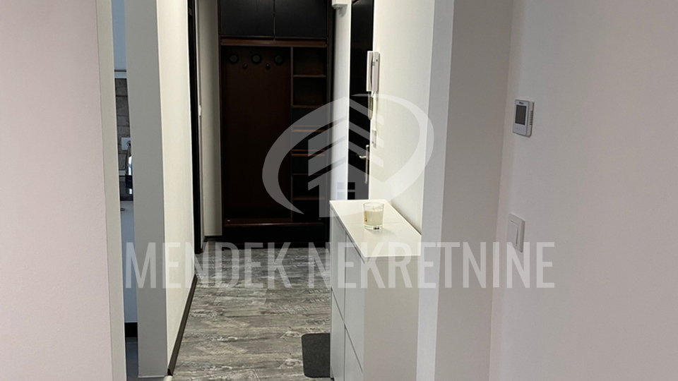 2 soban stan 40m2, 4.kat, NOVA FASADA, Banfica, Varaždin