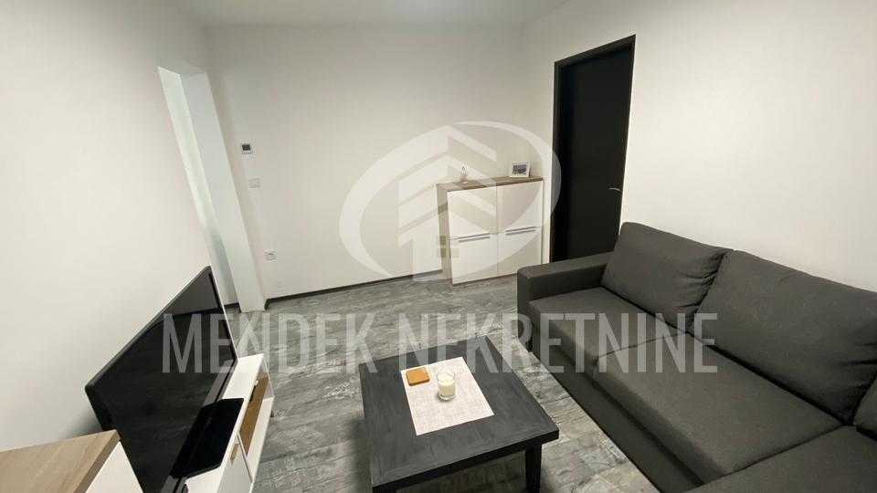 2 soban stan 40m2, 4.kat, NOVA FASADA, Banfica, Varaždin