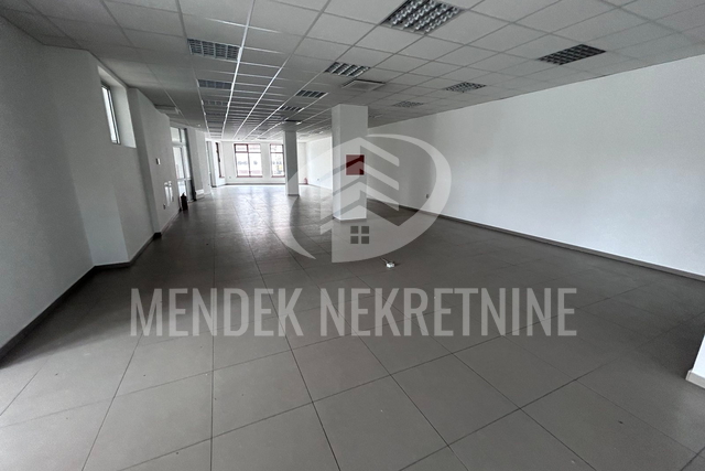 Poslovni prostor: prodajni/uredski, 210 m2, Varaždin, centar
