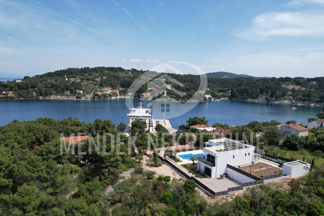 House, 237 m2, For Sale, Šolta - Rogač