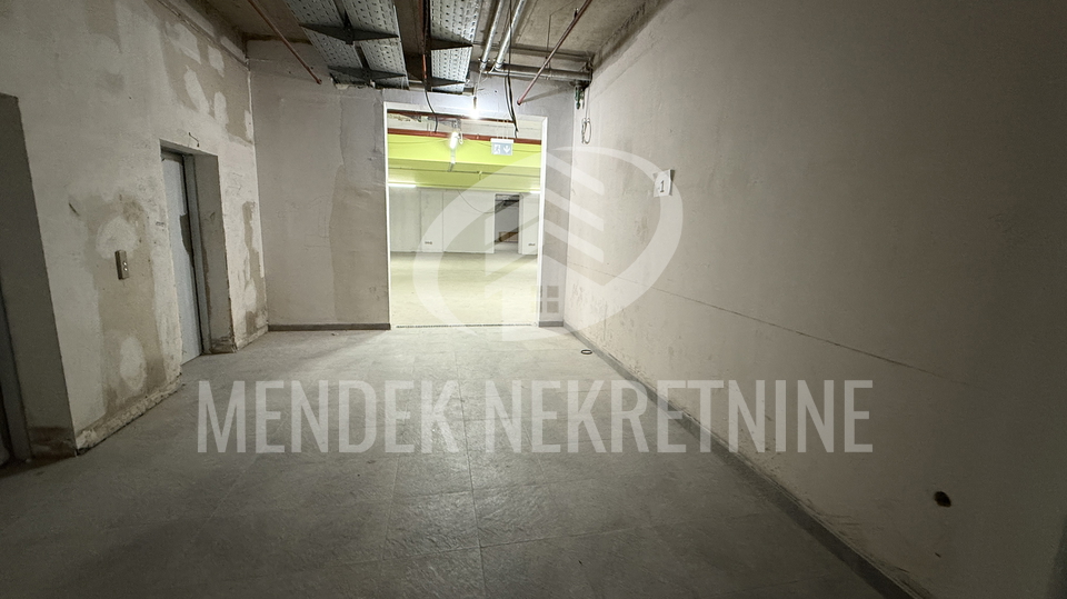 Apartment&comma; 101 m2&comma; For Sale&comma; Vara&zcaron;din - Centar
