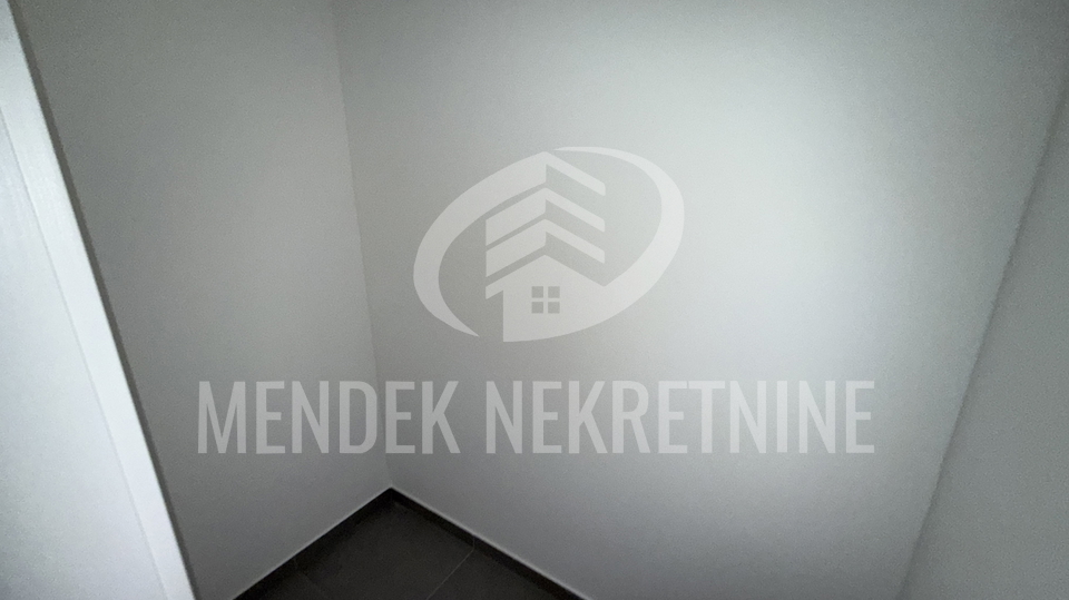 Apartment&comma; 107 m2&comma; For Sale&comma; Vara&zcaron;din - Centar